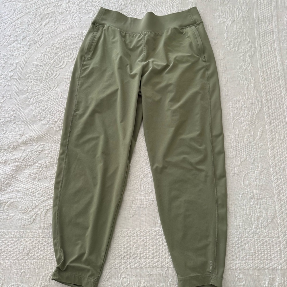 Athleta Run with It Pants Size Large Eucalyptus Olive Green